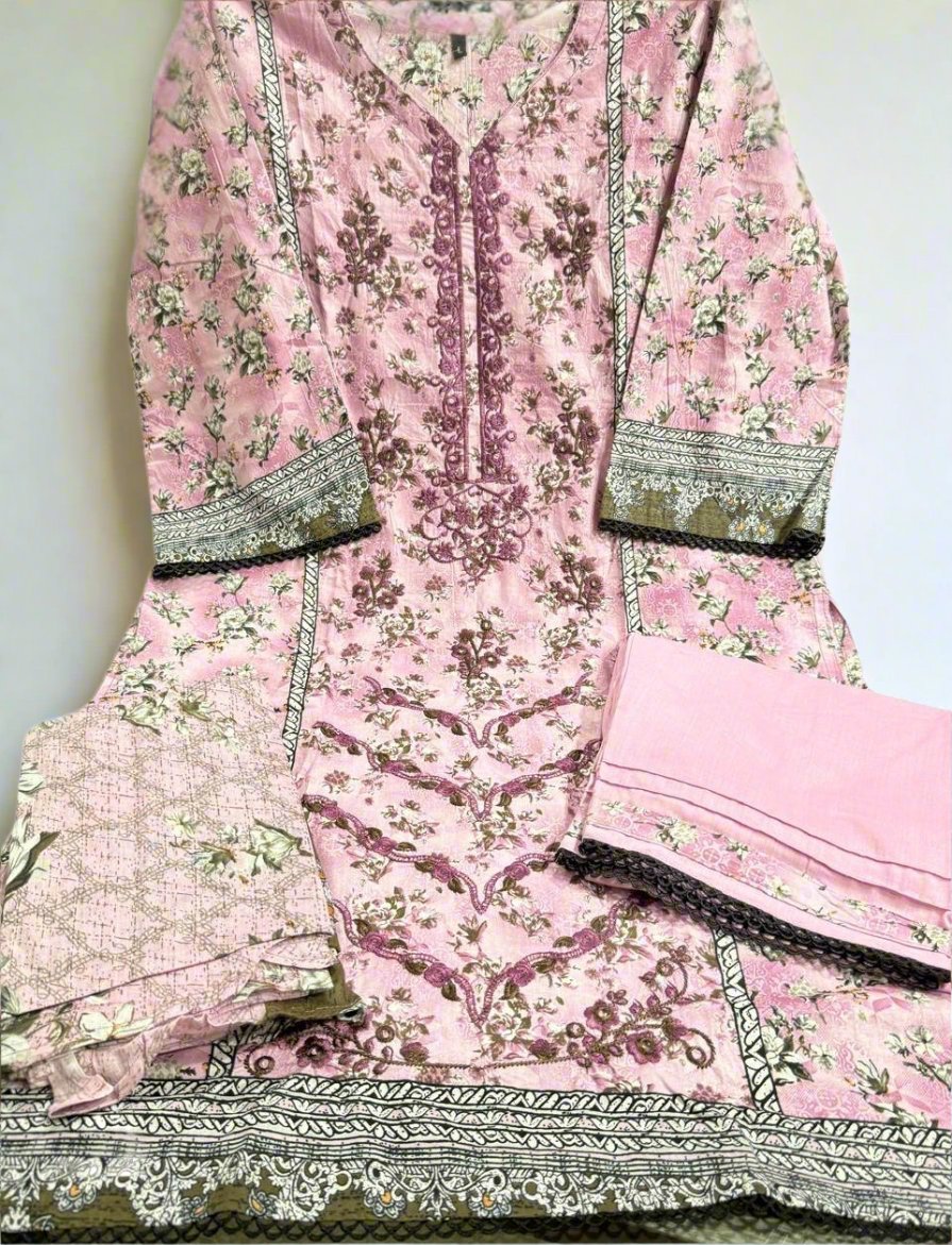 Hoor Embroidered Suit Set